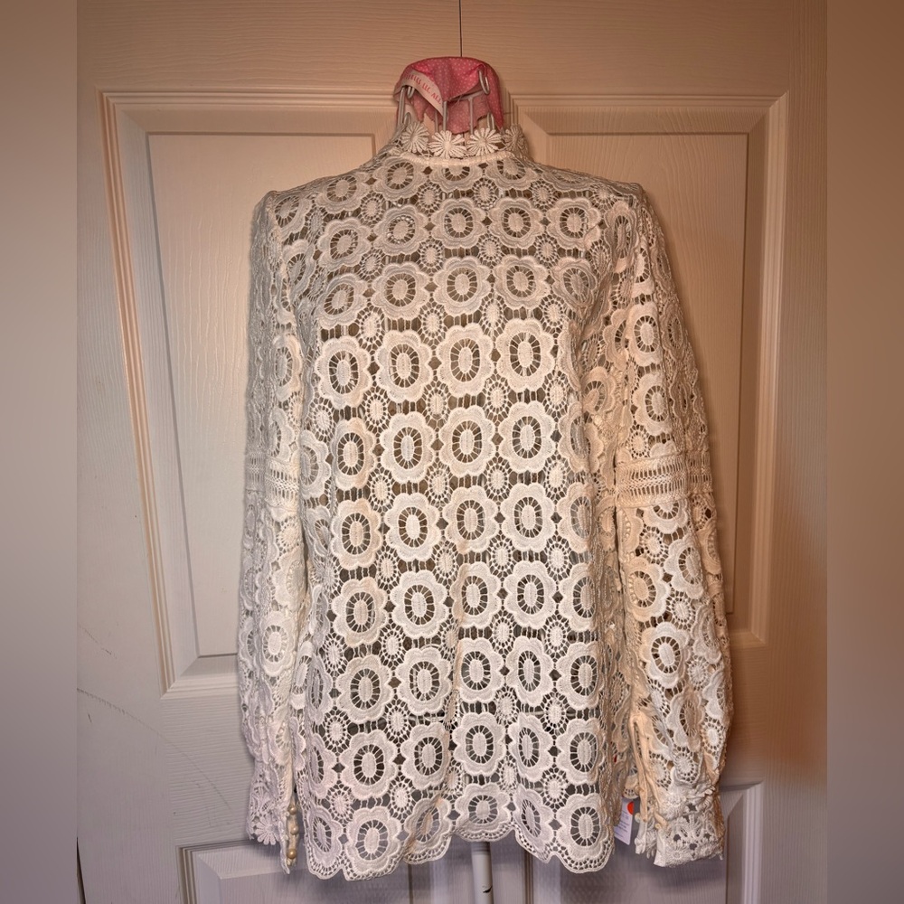 Chic White Lace Blouse for Women